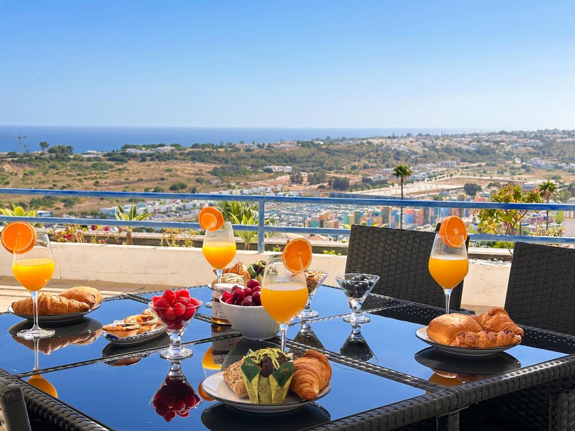 Stunning Sunrise & Sunset Rooftop By Becherish Albufeira